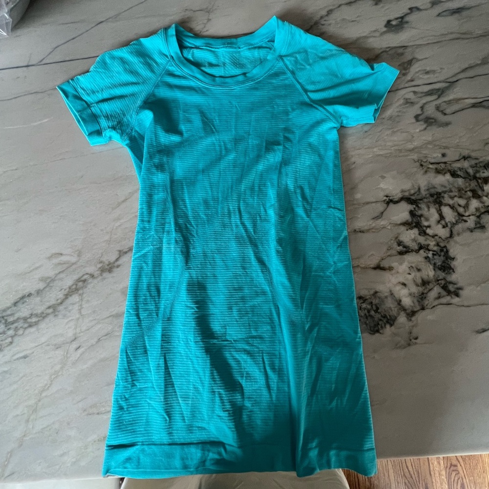 Lululemon Swiftly Tech Short sleeve full length size 2